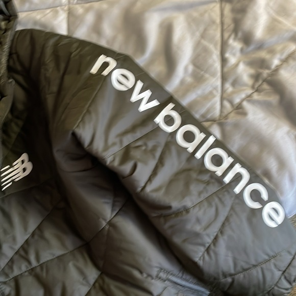 New Balance coat - olive green - large - Picture 4 of 5